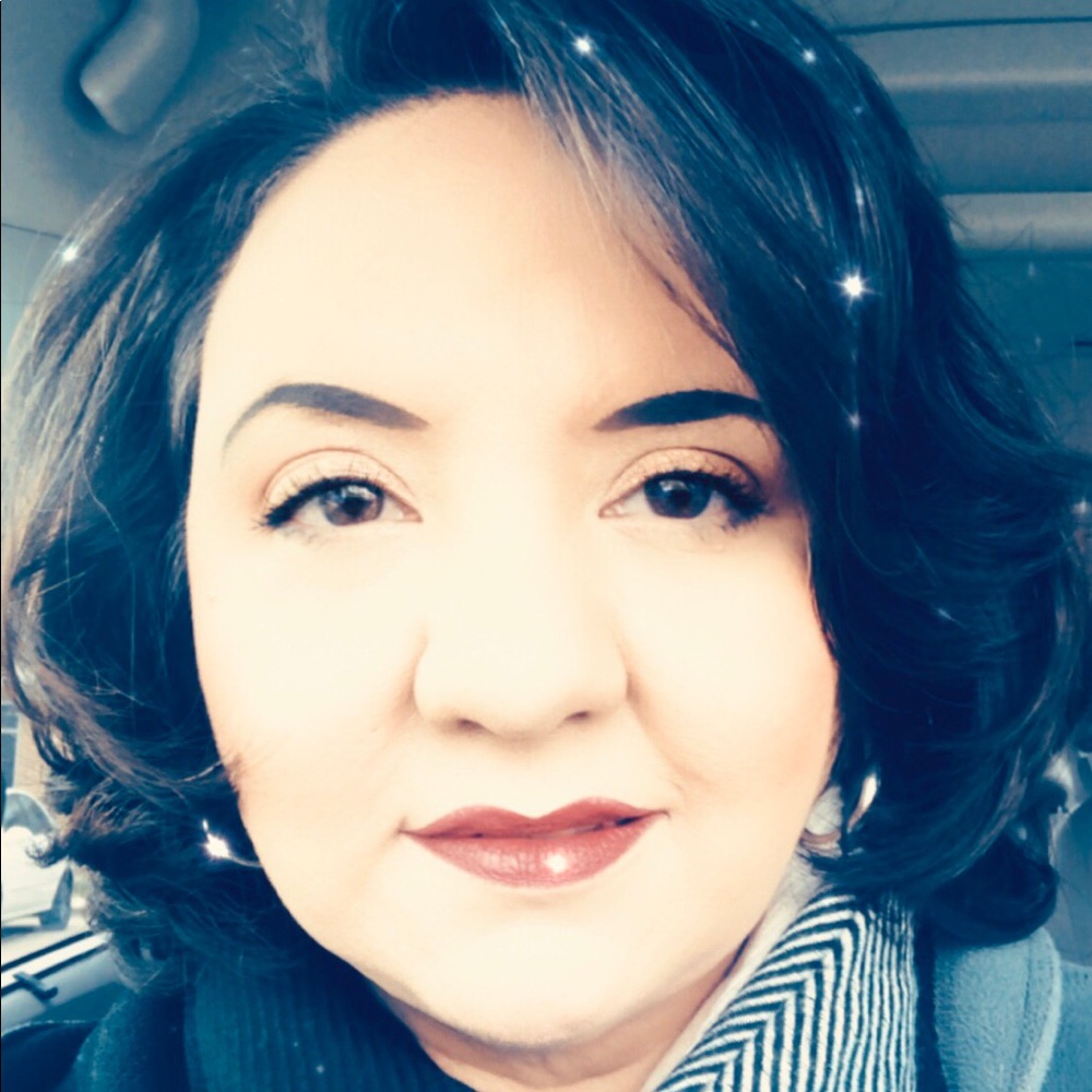 Meet your Posher, Yvette
